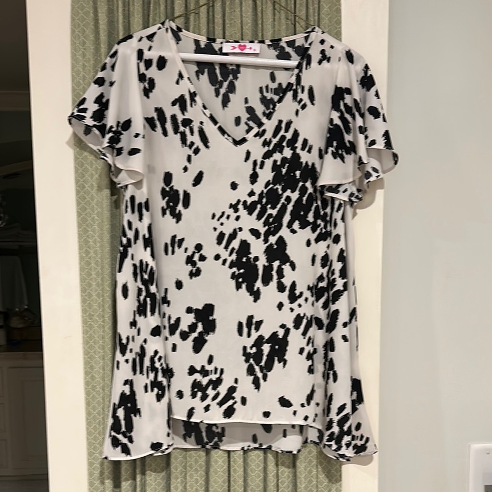 Buddy Love Black and White Ruffled Short Sleeve Blouse